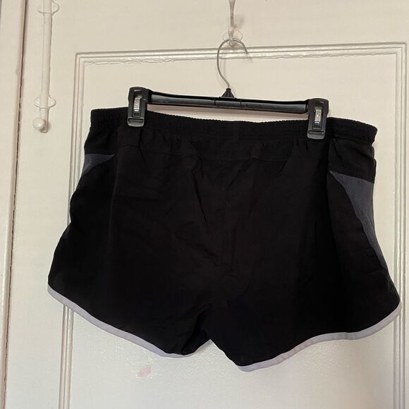 Old Navy Black Athletic Shorts Size Large - Picture 2 of 5